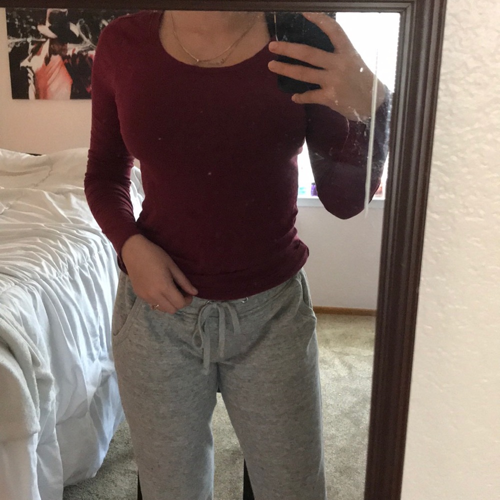 Maroon long sleeve!💛
